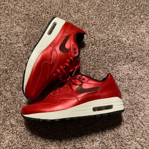 Women’s Nike Air Max Red Sequin - Picture 2 of 6